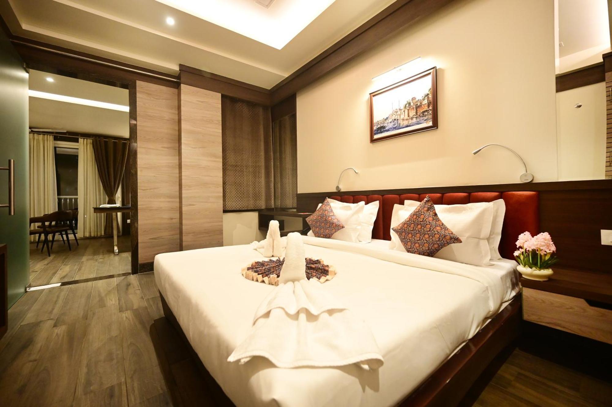 Coco Cabana Varanasi Bagian luar foto