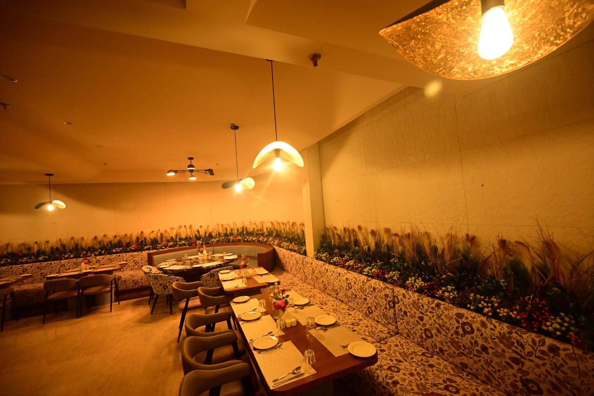 Coco Cabana Varanasi Bagian luar foto