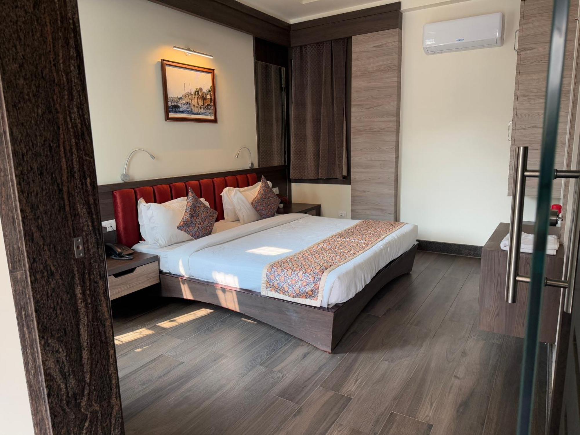 Coco Cabana Varanasi Bagian luar foto