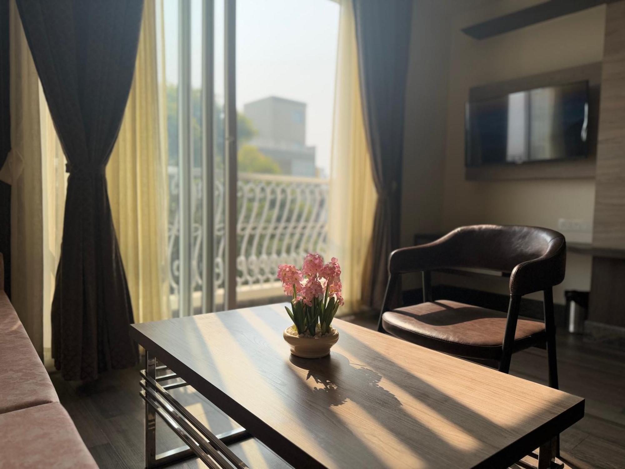 Coco Cabana Varanasi Bagian luar foto